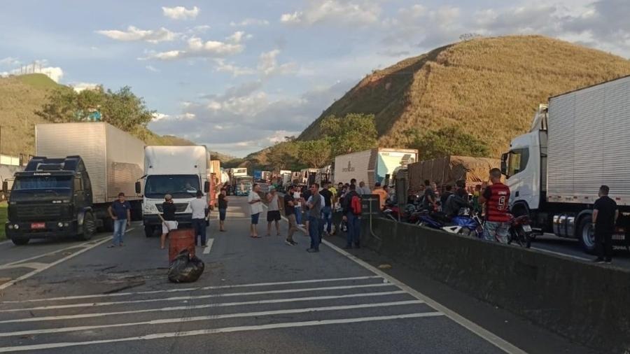 Ministério da Justiça multa em até R$ 17 mil caminhoneiros que bloqueiam rodovias