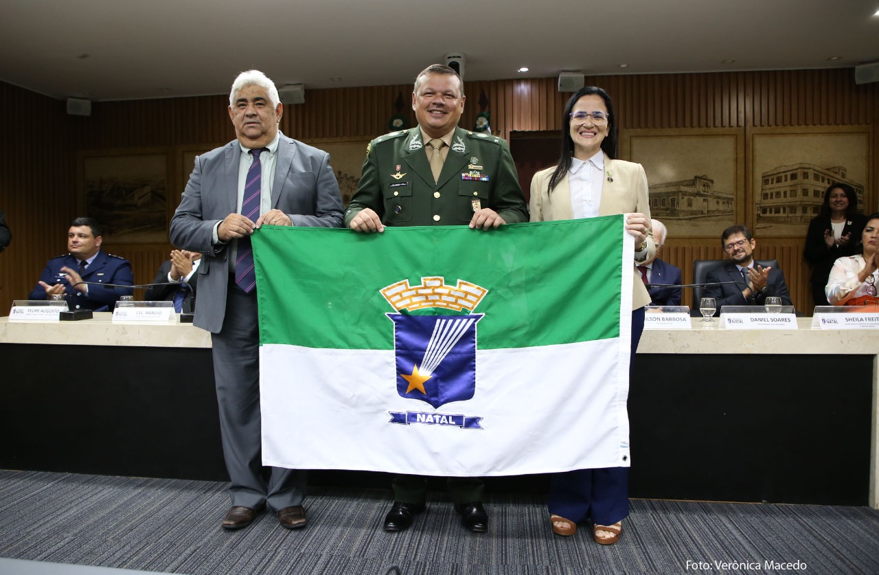 Câmara concede título de Cidadão Natalense ao General Rocha Lima