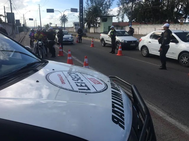 Operação Lei Seca prende quatro motoristas por embriaguez ao volante durante feriado em Natal