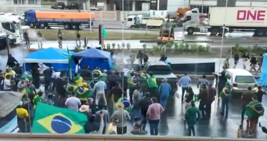 VÍDEO: Manifestantes atacam agentes da PRF no Pará e em Santa Catarina
