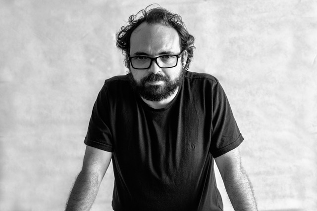 Cineasta Aristeu Araújo lança seu primeiro livro no Mahalila nesta quinta
