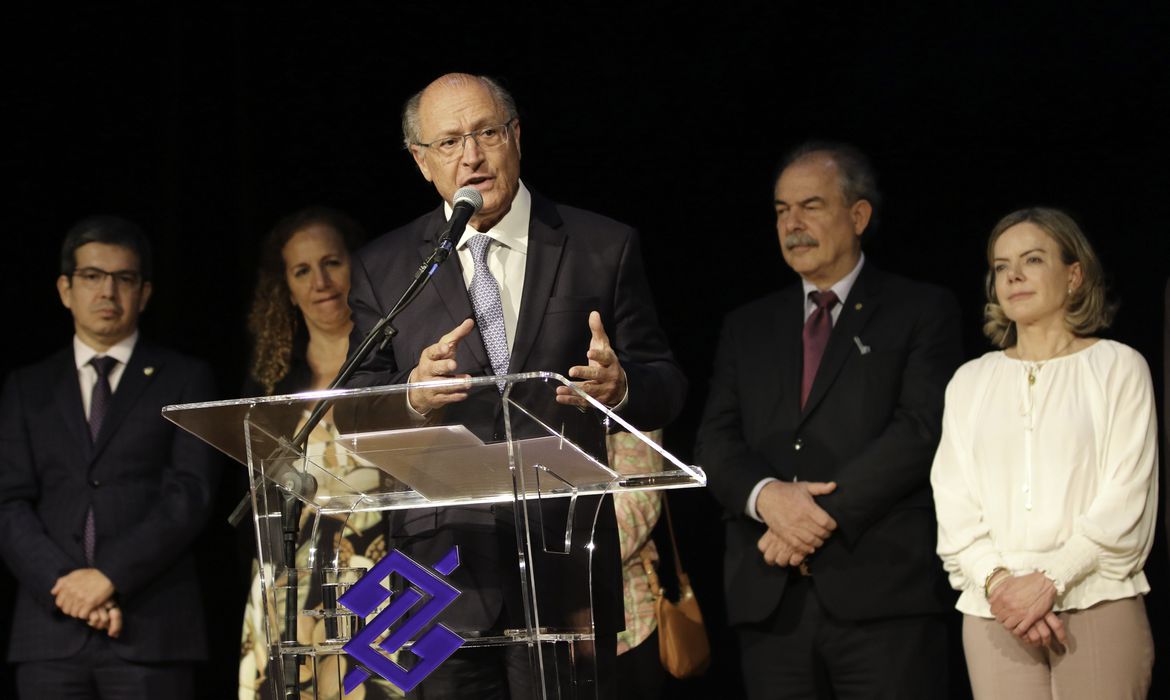 Recomposição do Orçamento para 2023 é prioridade, diz Alckmin
