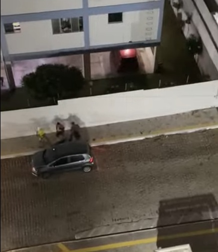 VIDEO: Vizinho filma casal sendo assaltado em frente a condomínio em Natal