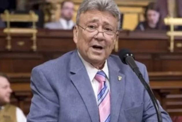 Deputado é reeleito nos Estados Unidos, mas morreu há 1 mês