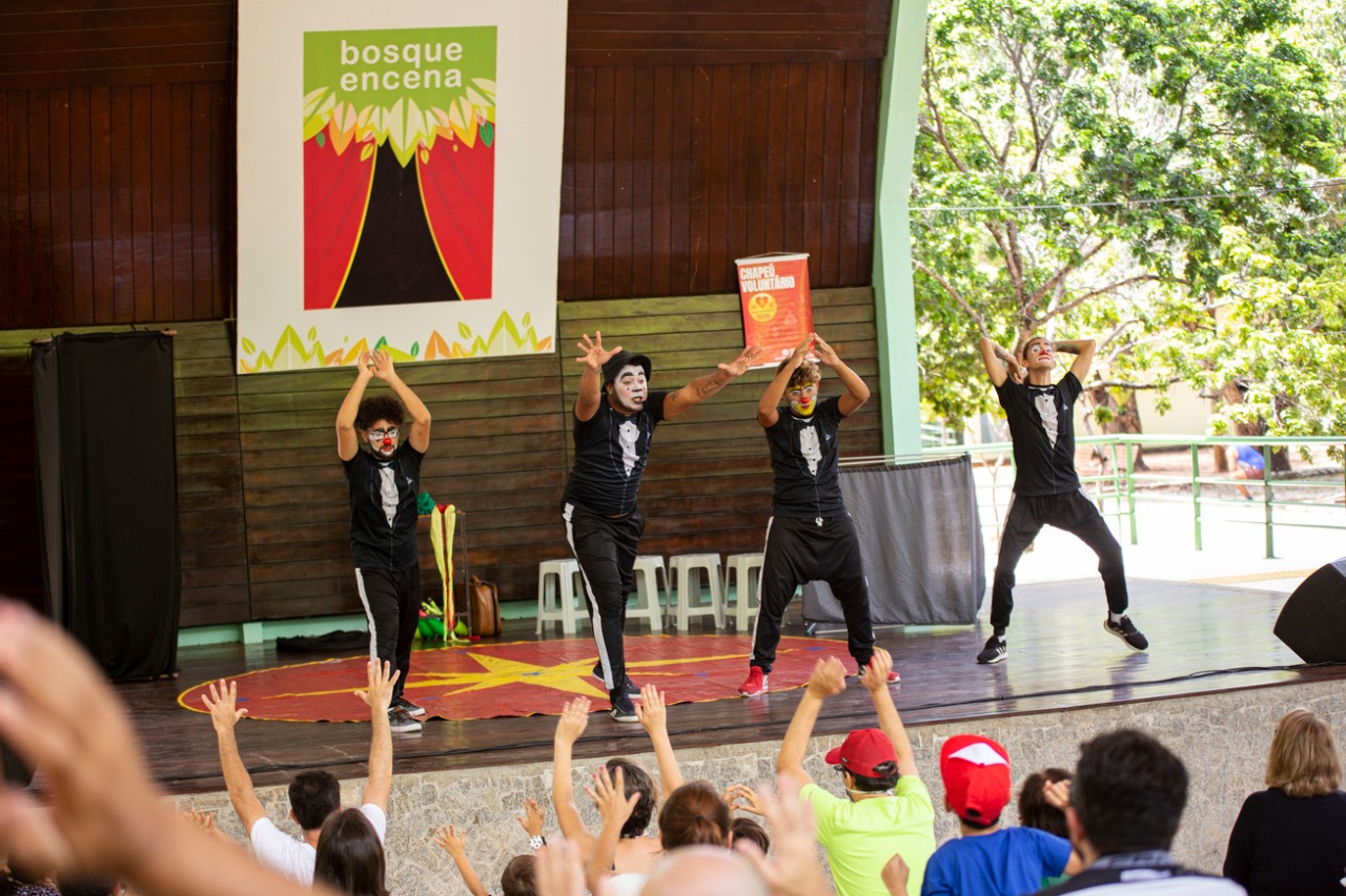 Espetáculo Os Ladrões de Sorrisos faz a festa no domingo (13), no Parque das Dunas