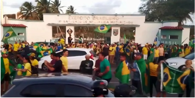 Prefeitura ainda avalia retirada de manifestantes de avenida em Natal