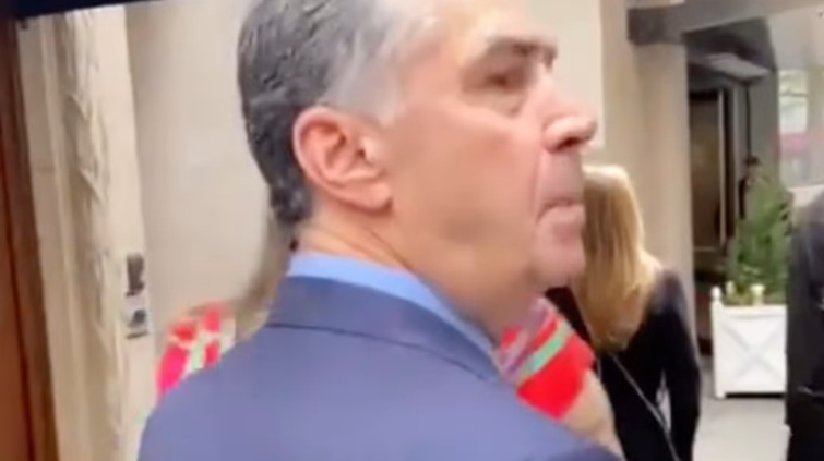 VÍDEO: “Perdeu, mané, não amola”, diz Barroso a manifestante em Nova York