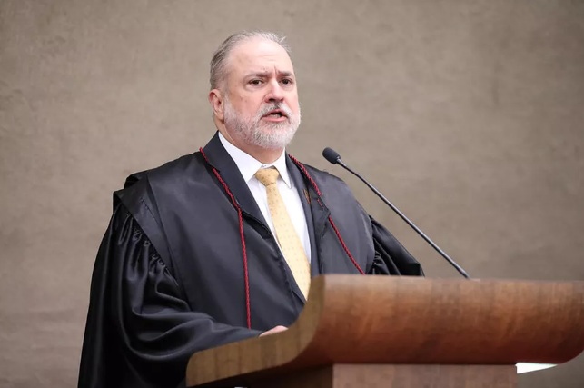 Aras diz ao STF que consignado do Auxílio Brasil é inconstitucional