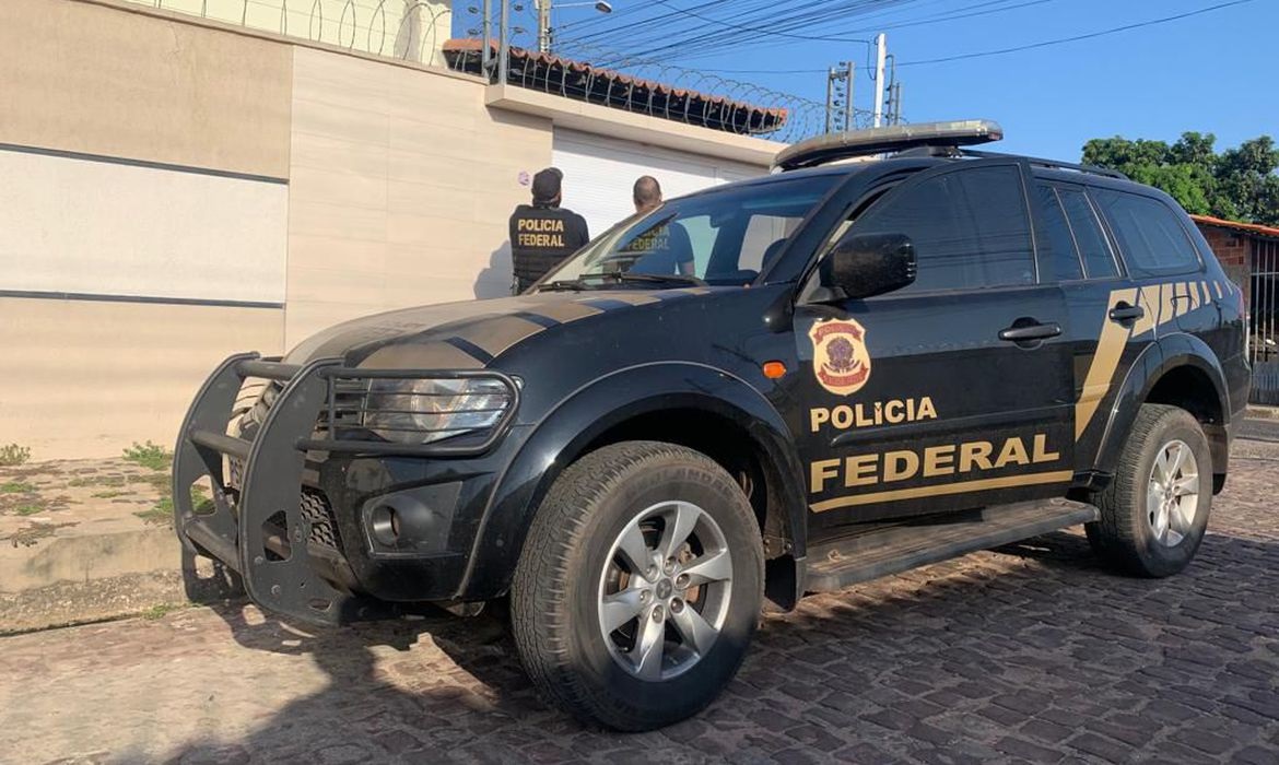 Anvisa e Polícia Federal fazem operação contra remédios falsificados