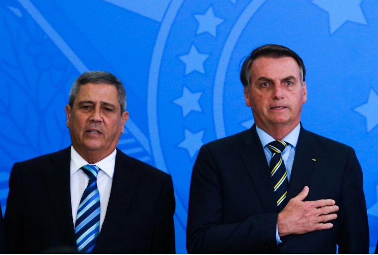 Bolsonaro está bem e deve voltar logo ao Planalto, diz Braga Netto