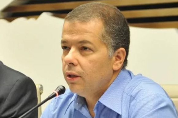Empresário que levou Lula de jatinho ao Egito doou R$ 2 mi para o PT