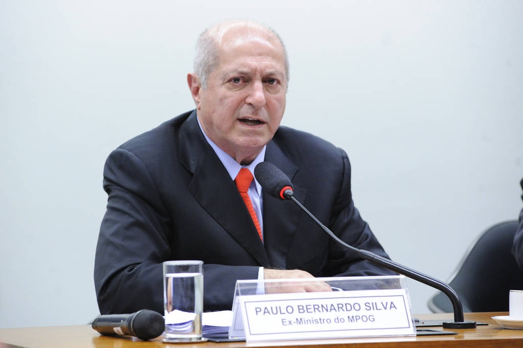 Paulo Bernardo quer retirar Correios do programa de privatizações