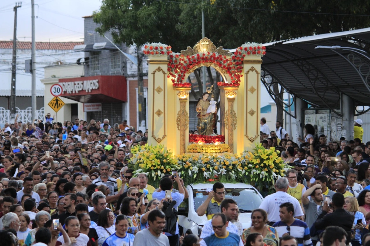 Festa da padroeira de Natal termina nesta segunda (21); veja programação