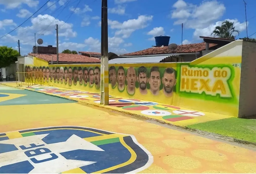 Mural com rostos dos jogadores da Seleção Brasileira atrai turistas a cidade da Grande Natal