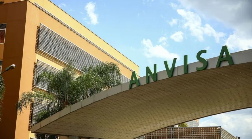 Anvisa aprova venda em farmácias do Paxlovid, medicamento para Covid-19