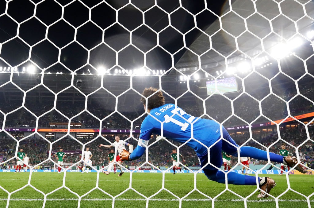 VÍDEO: Com pênalti perdido de Lewandowski, México e Polônia ficam no empate no Grupo C