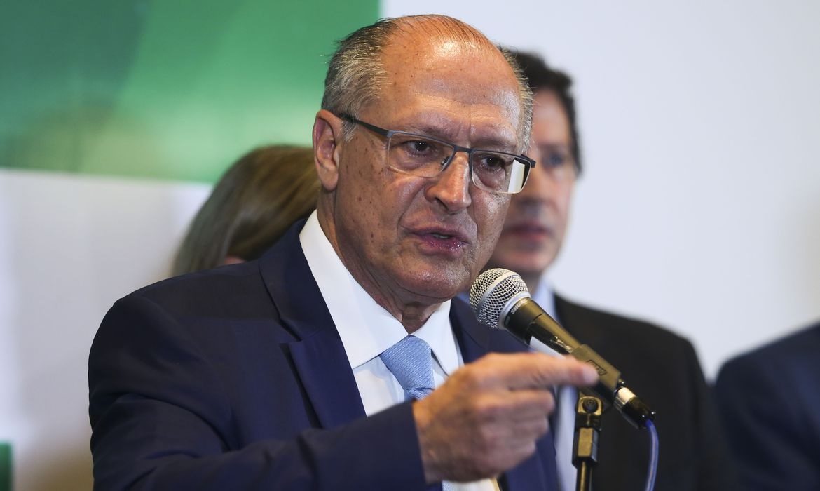 "Isso é uma corrida de revezamento", diz Alckmin sobre transição