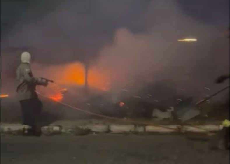 VÍDEO: Incêndio atinge área de vegetação em Natal
