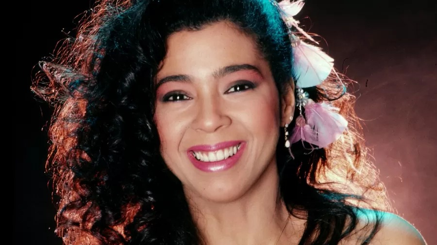 Morre Irene Cara, voz do hit clássico 'Flashdance', aos 63 anos