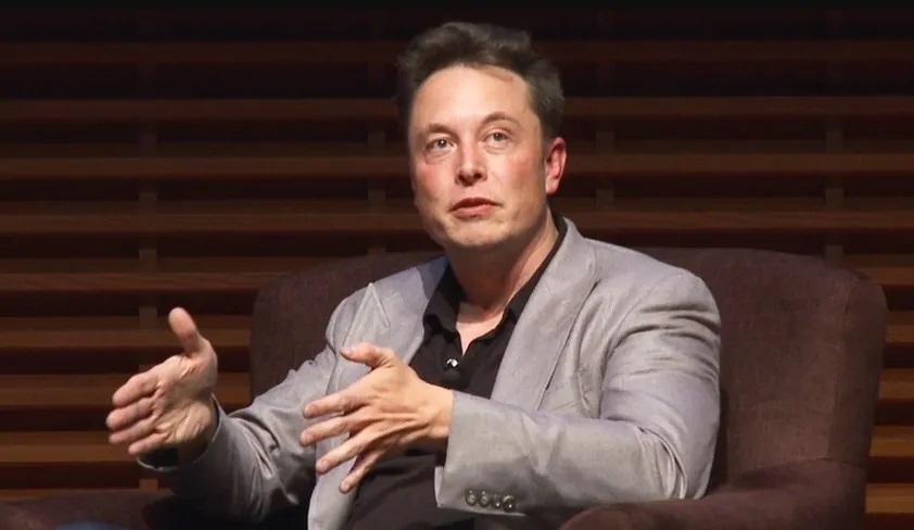 Elon Musk vai verificar contas com selos de cores diferentes no Twitter