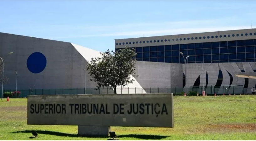 STJ absolve traficante por policial obter prova fingindo ser réu em ligação