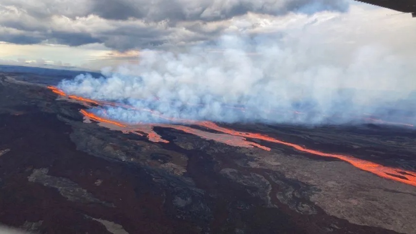 Maior vulcão ativo do mundo está em erupção pela primeira vez desde 1984 no Havaí