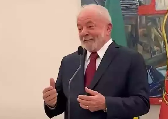 Lula quer diplomação em 12 de dezembro