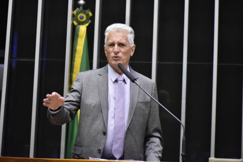 Transição quer fim da Reforma Administrativa, mas nega volta do imposto sindical