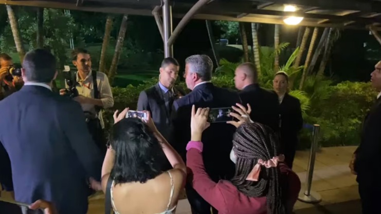 VÍDEO: Lira chega a jantar do PL sob vaias de apoiadores de Bolsonaro