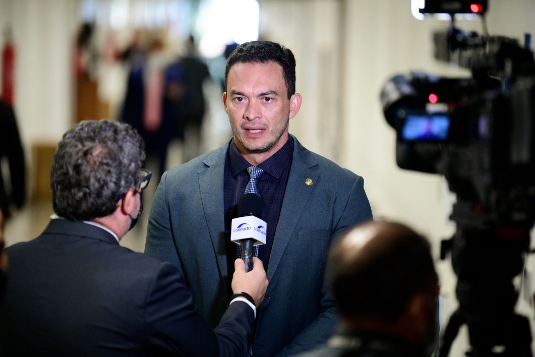 VÍDEO: Styvenson diz que pode votar em Rogério Marinho para presidência do Senado; ASSISTA