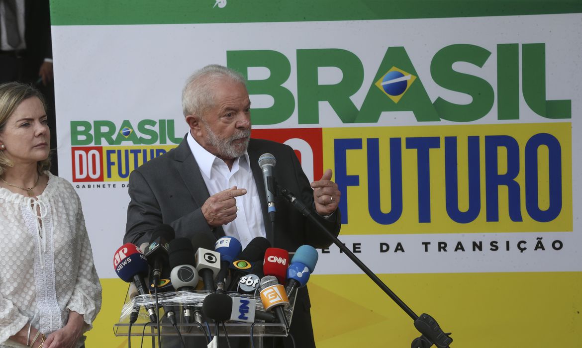 Hospital divulga boletim médico após novos exames de Lula; confira