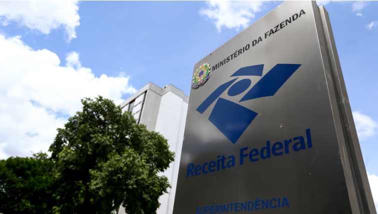 Receita Federal publica edital de concurso público com salário de R$ 21 mil