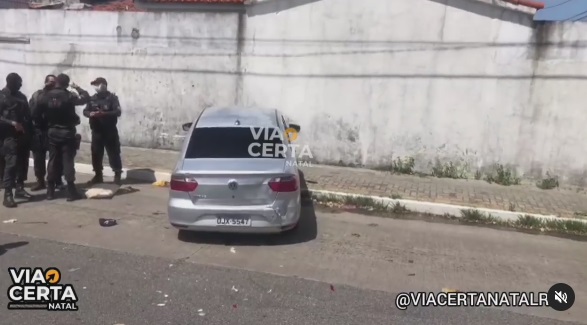 VÍDEO: Dois homens são baleados em tiroteio em avenida movimentada de Natal