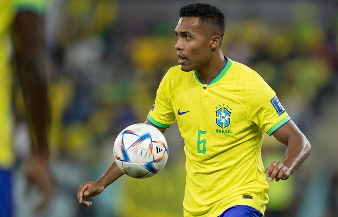 Tite revela que Alex Sandro tem poucas chances de enfrentar a Croácia