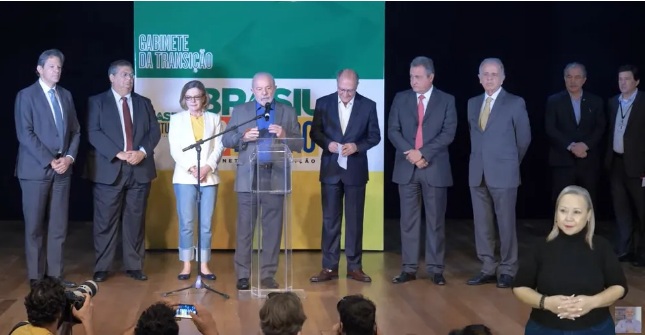 Lula confirma governador de escândalo dos respiradores na Casa Civil; veja ministros anunciados