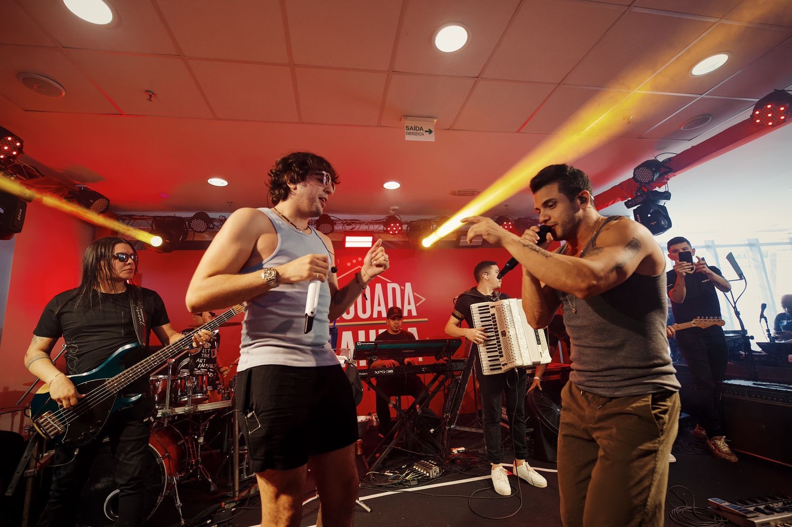 Brahma reúne famosos em feijoada da abertura do Carnatal com show de Nattan e Ávine Vinny