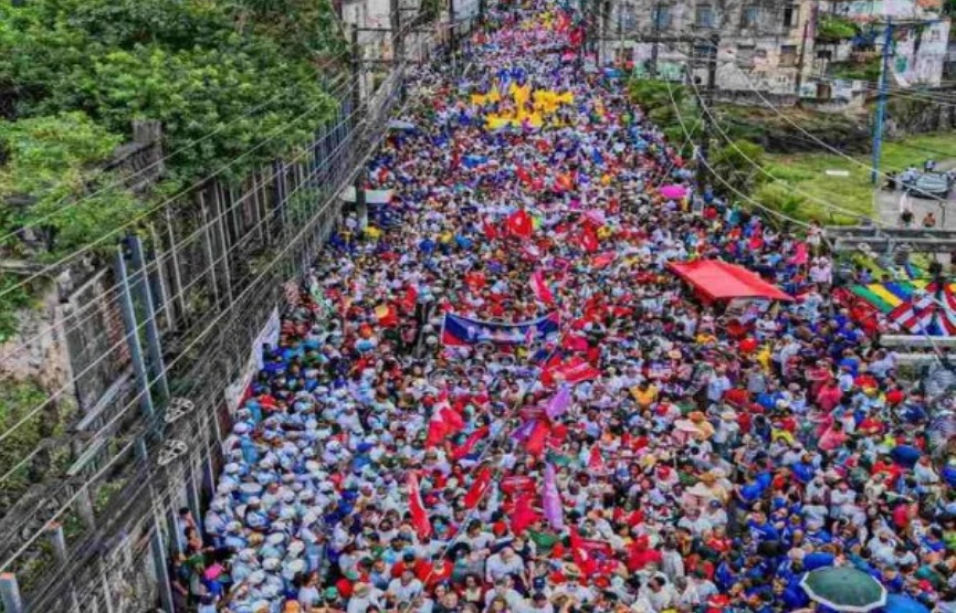 PT, sindicatos, MST e MTST formarão força de segurança paralela para Lula na posse