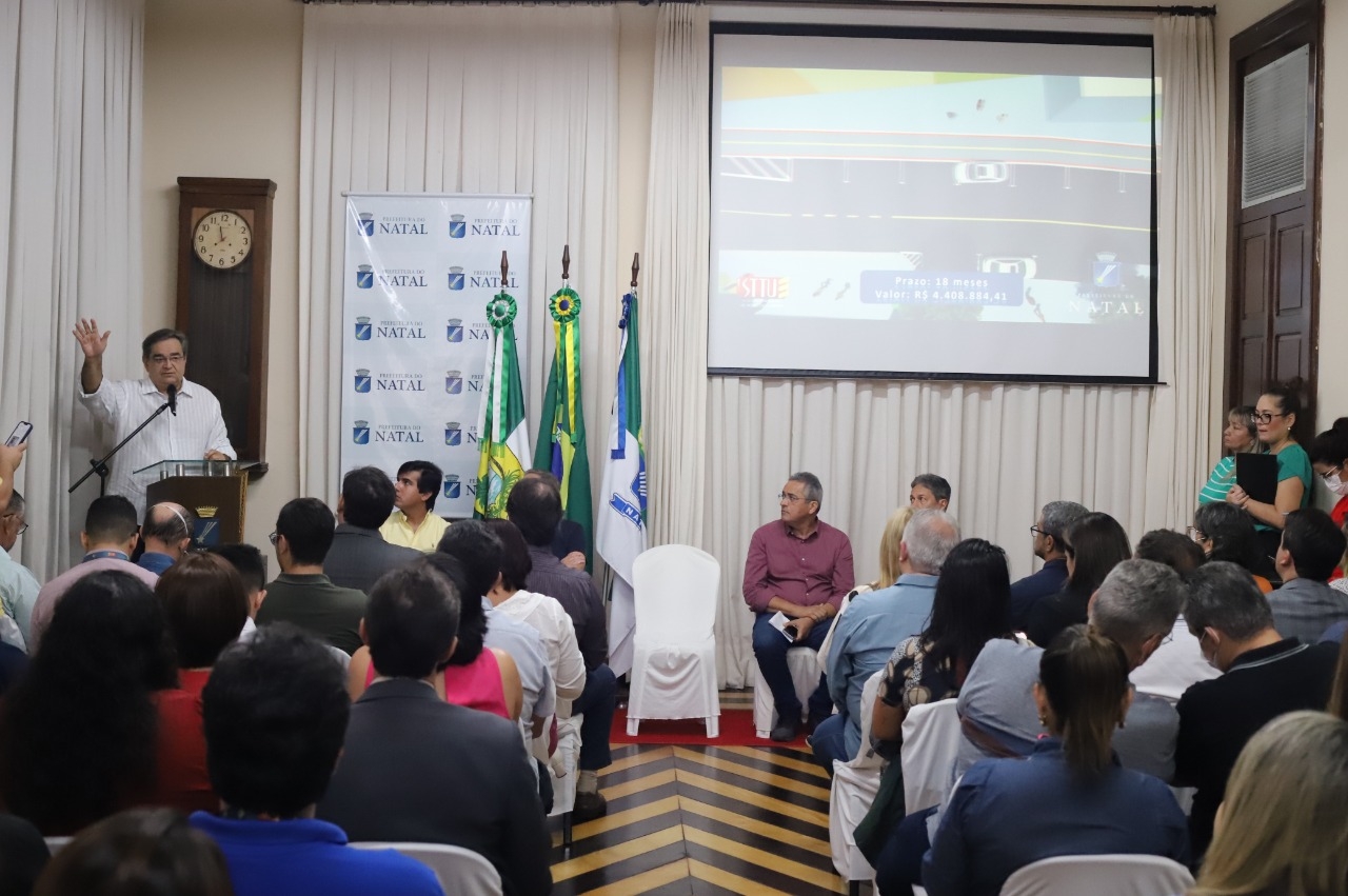 Com foco no turismo, Álvaro Dias anuncia novas obras em Ponta Negra