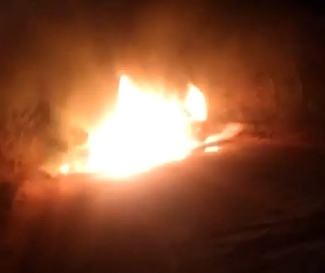 Ônibus de transporte escolar é destruído por incêndio no litoral potiguar