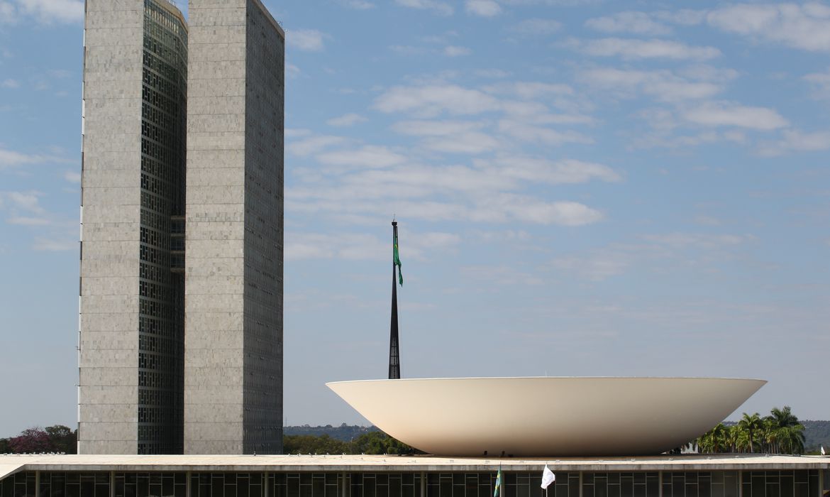 Plenário da Câmara se reúne hoje para votar PEC da Transição