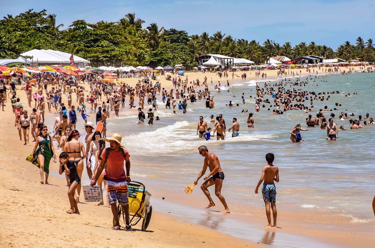 ALTA NO TURISMO APONTA IMPACTOS POSITIVOS NA MAIOR TEMPORADA DE PORTO SEGURO