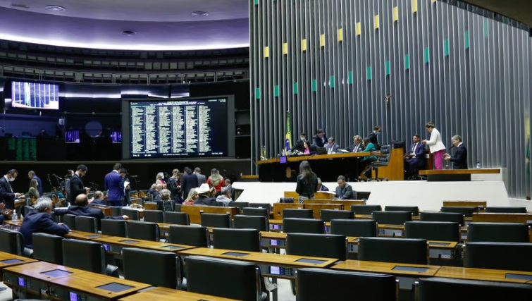 Câmara aprova alteração na Lei das Estatais para Mercadante assumir BNDES; veja como votaram os deputados