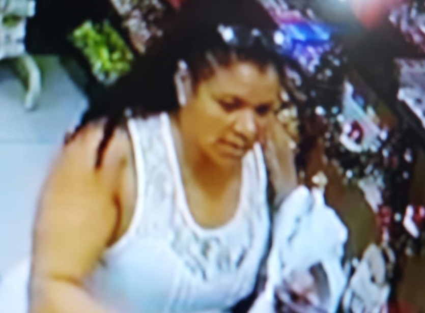 VÍDEO: Mulher furta produtos e caixinha de Natal em conveniência de posto no RN