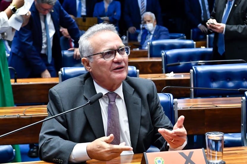 Renan Calheiros é o mais cotado para ser líder do governo Lula no Senado