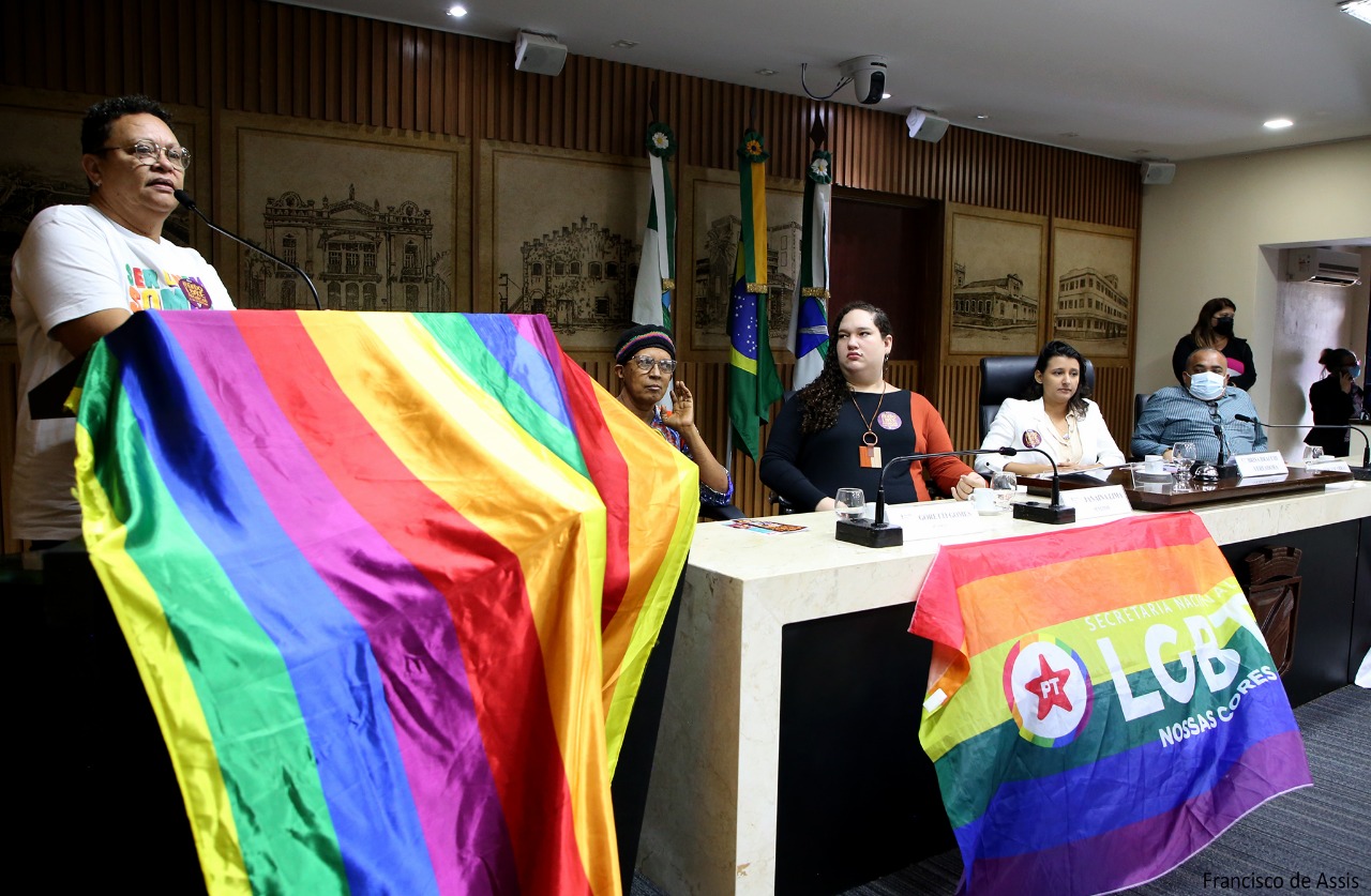 Câmara de Natal debate Visibilidade Lésbica em audiência pública