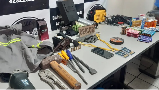 Trio suspeito de roubos de cofres é preso durante crime na Grande Natal