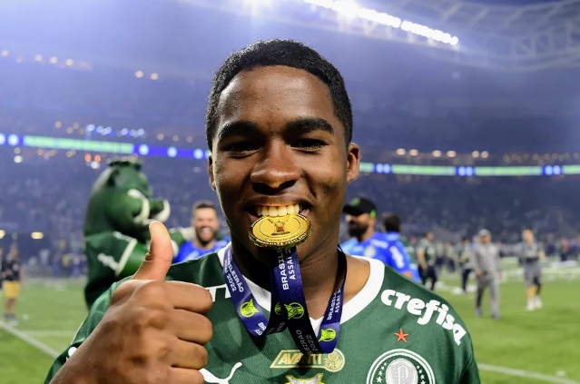 Palmeiras acerta venda de jovem revelação para o Real Madrid por R$ 393 milhões