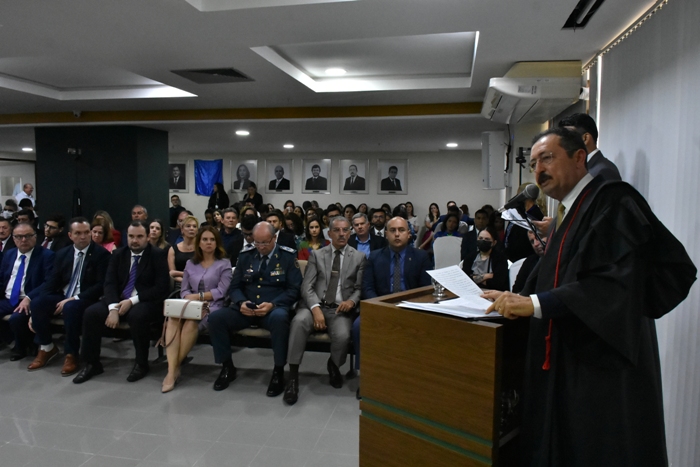 Conselheiro Gilberto Jales toma posse como presidente do TCE para o biênio 2023-2024