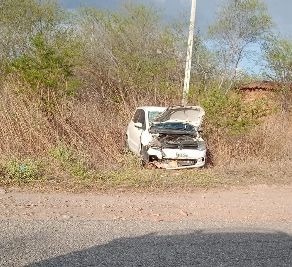 Motociclista e passageiro morrem após colisão com carro na RN-223