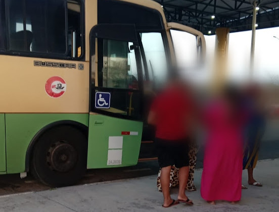 Cobradora fica em pânico durante assalto a ônibus em rodovia federal do RN